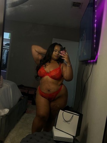 San Antonio Curvy Filipina Escort — SMTH/Feet-focused fantasy content - 1