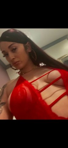San Fernando Valley Redhead Escort — Snow Bunny, Feet Fetish & Photos - 1