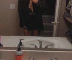 Roxi Luxx — Curly-Haired Female Escort for Dates & In/Out Calls - Image 2