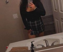 Roxi Luxx — Curly-Haired Female Escort for Dates & In/Out Calls - Image 6