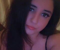 Roxi Luxx — Curly-Haired Female Escort for Dates & In/Out Calls - Image 8