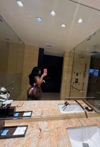 Nefertiti Imani — Southern Chocolate BBJ Queen in Manhattan - 1
