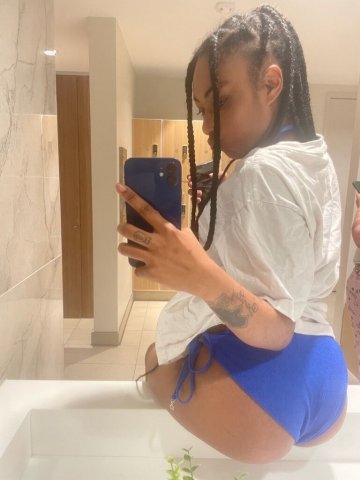 Brooklyn Female Escort — Incall Sessions - 1