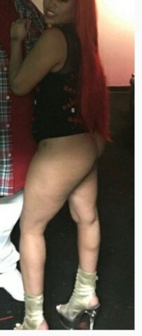 West Palm Beach Female Escort — Outcalls & Car Dates (Pretty Red, Thick) - 1