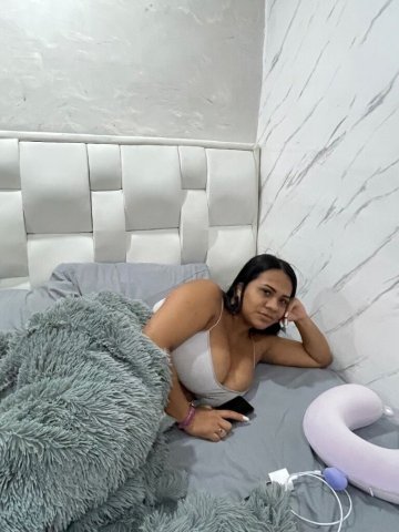 Camila — Scort delicada con masaje erótico en Richmond, Virginia - 1