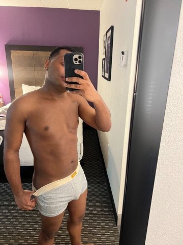 Luis (Dominicano) — Masaje y fantasías con chicos serios en Louisville - 1