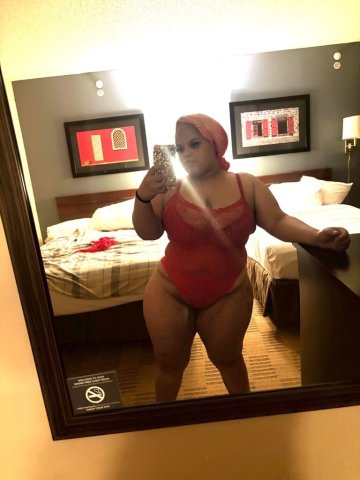 Big Red’s Outcalls — 5'2 Thicc Escort (New Orleans, LA) - 1