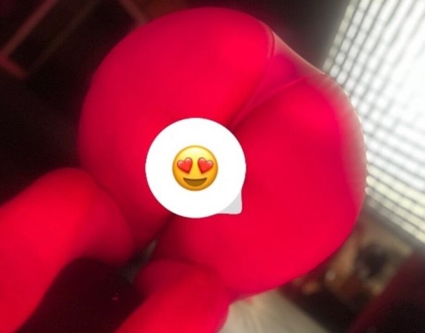 Wet and ready — 21-year-old thick white girl (Palm Springs) for fun + content/FaceTime - 1
