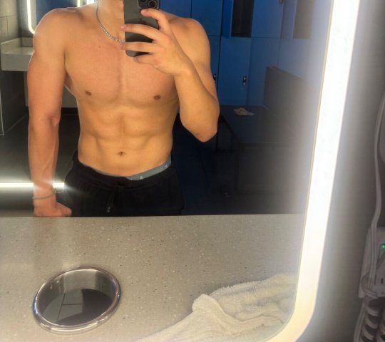 Young Male Escort — 5'10" Gym Bod & Big Dick (No Cops) - 1