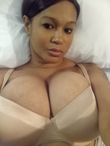 Busty Brit for cardates tonight in Sacramento Northgate - 1