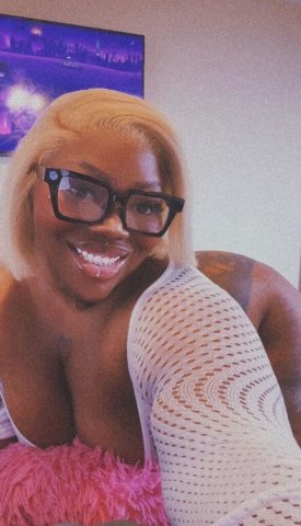 Curvy escort with pretty face—outcalls, condom-only, no bareback - 1