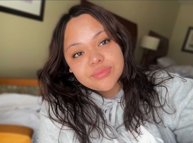 Oklahoma City Female Escort — Curvy body & sexy legs - 1