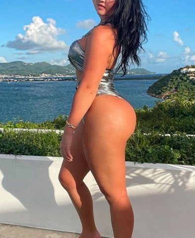 Holly (Brunette) — Outcall Escort in Daytona, FL (Hotels & Residences Only) - 1