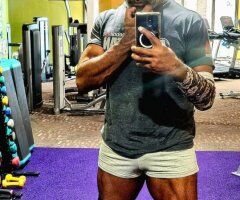 Discreet San Antonio male escort — in-calls, massage & BBBJ - Image 3