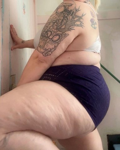 Milwaukee Curvy Escort for Valentines Day Outcalls - 1