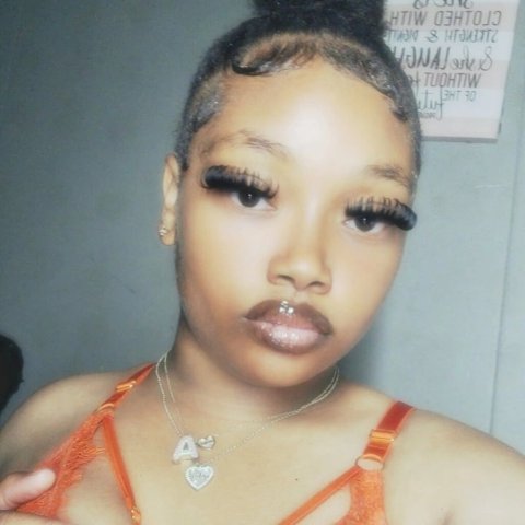 Charlotte, NC Female Escort — 5'2 - 1