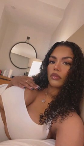 Seattle WA Upscale Incall + Outcall — Hygiene Focused Escort - 1