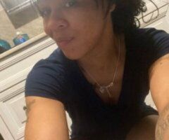 Indianapolis, Indiana Female Escort — Crown Me / Doctor Style - Image 2