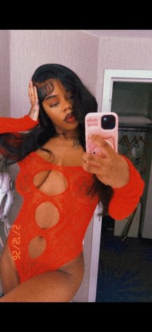 Richmond Fun Size Escort — Galaxy (slim body), fetishes, Fetish-focused sessions - 1