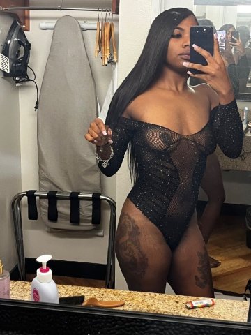 Houston, TX Mature Gentleman Only — Discreet Female Escort - 1