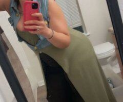 Nashville Female Escort — Hennessy Sip & Relaxation - Image 3