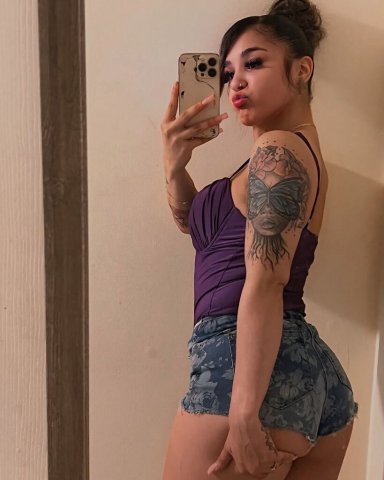 Manhattan Female Escort — VIP meetups, FaceTime live show, and car dates - 1
