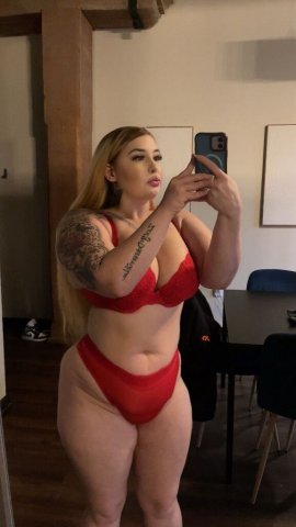 San Fernando Valley, CA Blonde Curvy Green-Eyed Escort — Incall/Outcall & Video Verification - 1