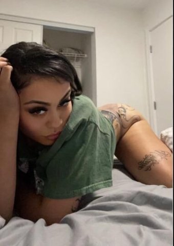 Party Babe — Clean, Generous Men (Incall/Outcall) - 1