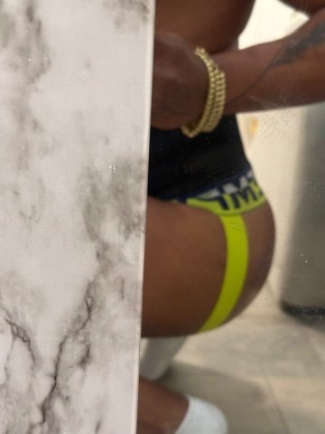 Bowling Green Male Escort — Dominican - 1