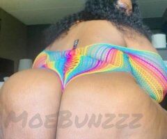 Cleveland Female Escort — Facesitting/Smothering Queen (no tongue) - Image 2