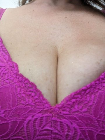Orange County CA Female Escort — Oral sex & face-f*** specialty - 1