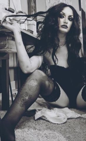 Raleigh-Durham Female Escort — HHR & BBJ dates, nudity add-ons - 1