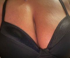 Mature & Discreet Female Escort (Meet & Greet + Out/In-Call) - Image 4