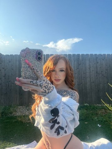 Lubbock, Texas Upscale Female Escort — Ginger Goddess Companionship - 1