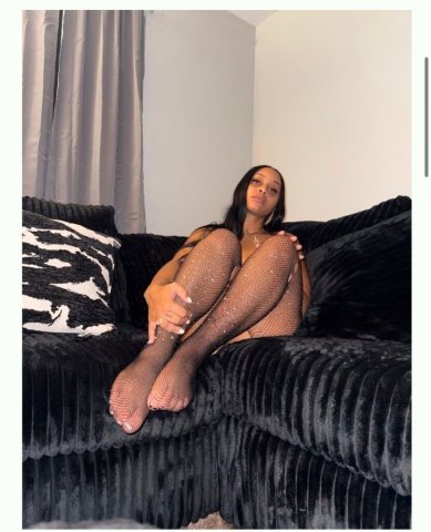 Akron/Canton Female Escort — quick meetups, 40+ - 1