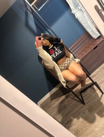 Seattle Princess Escort (21) — sweet, clean, non-problematic fun - 1