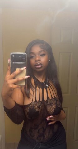 Pittsburgh PA Female Escort — Incall & Outcall Waterpark Theme - 1