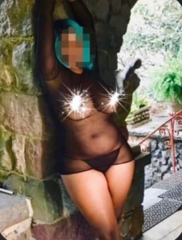 Long Island, NY Female Escort — Magic show  (Ready Now) - 1
