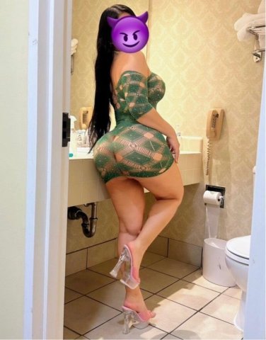 Chica latina nueva en el área — 34 - 1