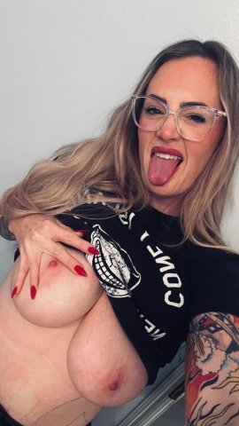Ventura Female Escort — Incall, Outcall Car Fun & 3-Hole Specials - 1