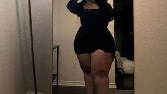 Santa Cruz Thick Thighs BBW Female Escort — Curvy Big Tit - 1