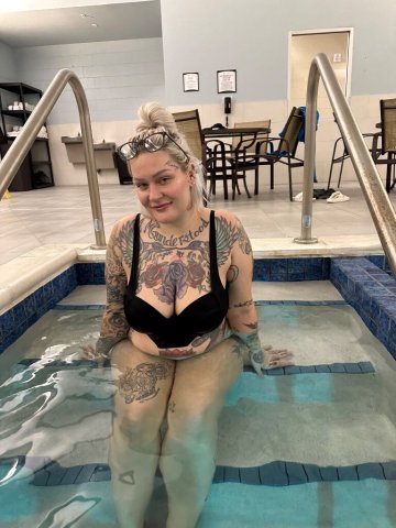 Back in La Crosse—23 Female Escort (text/email or online portal) - 1