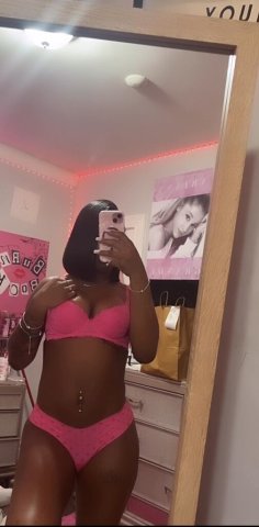 Chicago Female Escort — Tight, Natural Intimate Sessions - 1