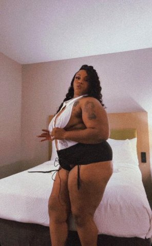 Kitty Call on Kitty — Thick & Curvy outcalls in Annandale - 1