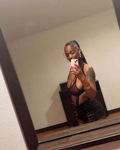 Minot ND Female Escort — Outcall & Nuru/FBSM, couples, fetish-friendly - 1