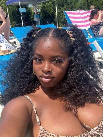 Milwaukee Female Escort Outcalls + GFE (Licensed Massage Therapist) - 1