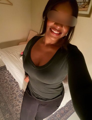 Sevyn in East Fort Lauderdale — Back-Only Deep Tissue & Full-Body Sensual Massage - 1