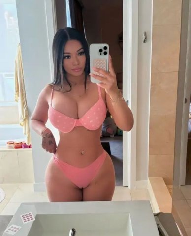 Seirra — Long-Leg Soft Skin Escort, $300/hr - 1