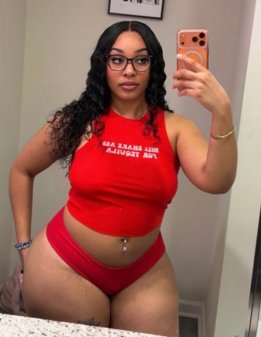 Allentown PA Female Escort — girlfriend treatment & kissing - 1