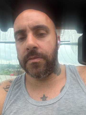 ladies looking for female to have 3sum with - 1